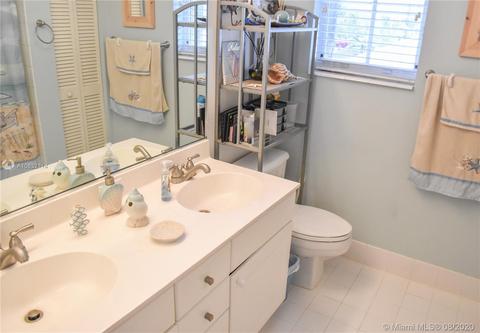 16005 NW 82nd Ct, Miami Lakes, FL 33016 photo 30