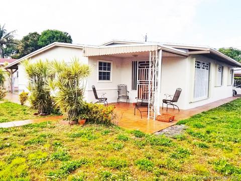 841 SE 8th St, Hialeah, FL 33010 photo 2