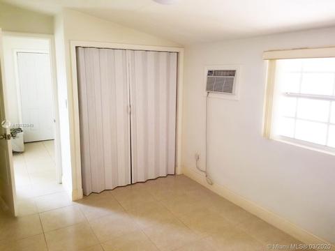 841 SE 8th St, Hialeah, FL 33010 photo 15