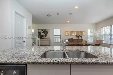 3554 W 97th St, Hialeah, FL 33018 photo 6