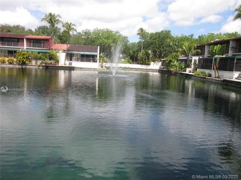 7001 Greentree Ln, Miami Lakes, FL 33014 photo 2