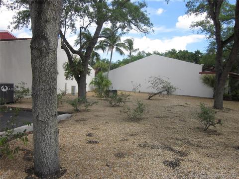 7001 Greentree Ln, Miami Lakes, FL 33014 photo 19