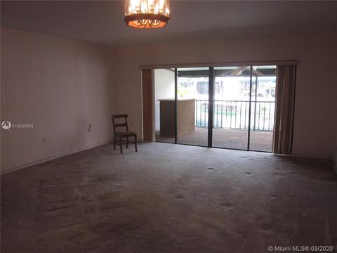 7001 Greentree Ln, Miami Lakes, FL 33014 photo 22
