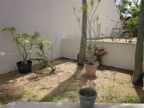 7001 Greentree Ln, Miami Lakes, FL 33014 photo 16
