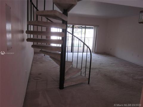 7001 Greentree Ln, Miami Lakes, FL 33014 photo 13