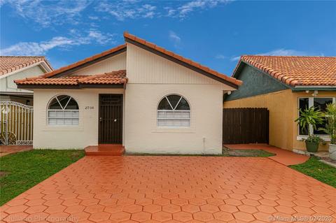 2738 W 73rd Pl, Hialeah, FL 33016 photo 1