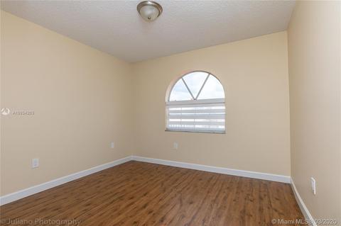 2738 W 73rd Pl, Hialeah, FL 33016 photo 13