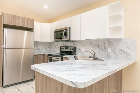 2738 W 73rd Pl, Hialeah, FL 33016 photo 11