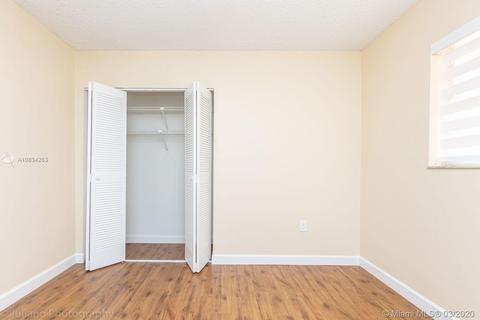 2738 W 73rd Pl, Hialeah, FL 33016 photo 15