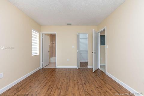 2738 W 73rd Pl, Hialeah, FL 33016 photo 19
