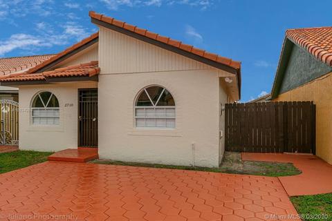 2738 W 73rd Pl, Hialeah, FL 33016 photo 2