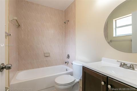 2738 W 73rd Pl, Hialeah, FL 33016 photo 20