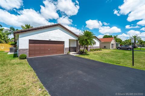 15111 Windbluff St, Davie, FL 33331 photo 2