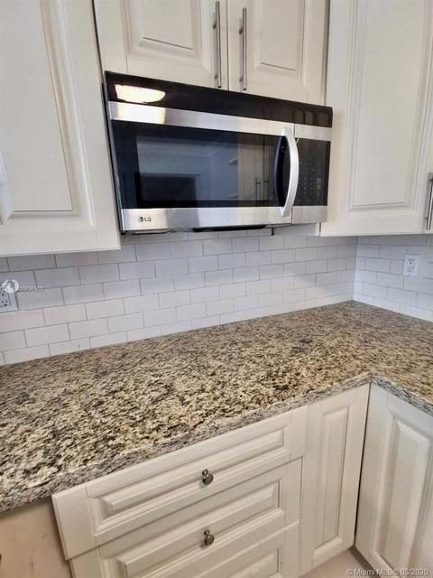 617 SE 4th Pl, Hialeah, FL 33010 photo 8