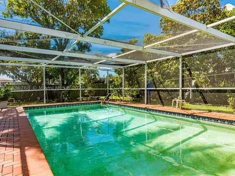 520 E 58th St, Hialeah, FL 33013 photo 11