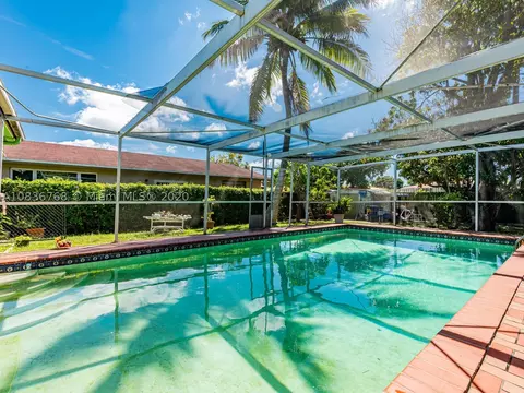 520 E 58th St, Hialeah, FL 33013 photo 12