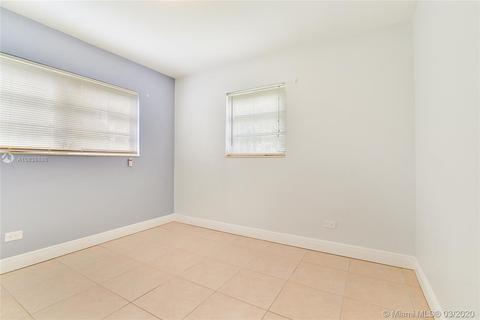 121 E 54th St, Hialeah, FL 33013 photo 8