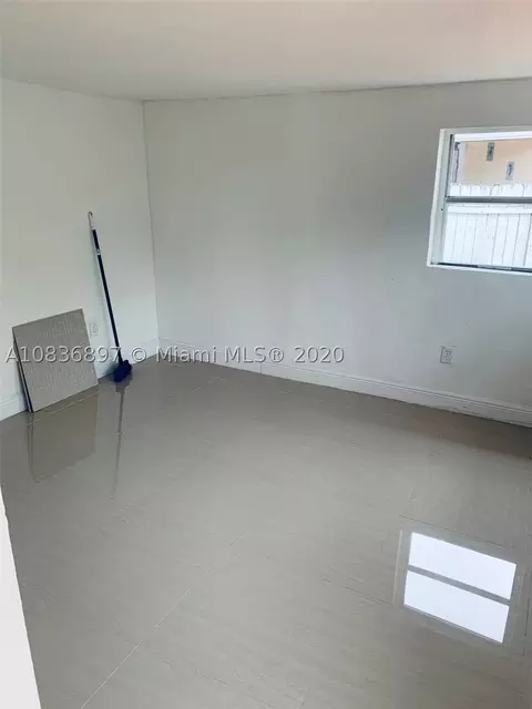 557 E 31st St, Hialeah, FL 33013 photo 13