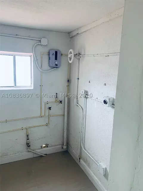 557 E 31st St, Hialeah, FL 33013 photo 14