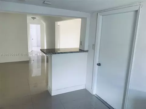 557 E 31st St, Hialeah, FL 33013 photo 3