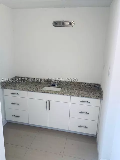 557 E 31st St, Hialeah, FL 33013 photo 9