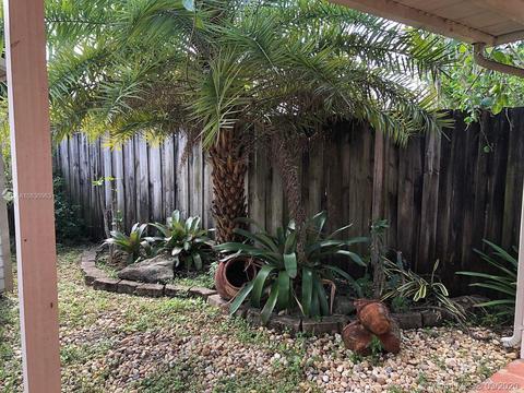 720 W 74th Pl, Hialeah, FL 33014 photo 13
