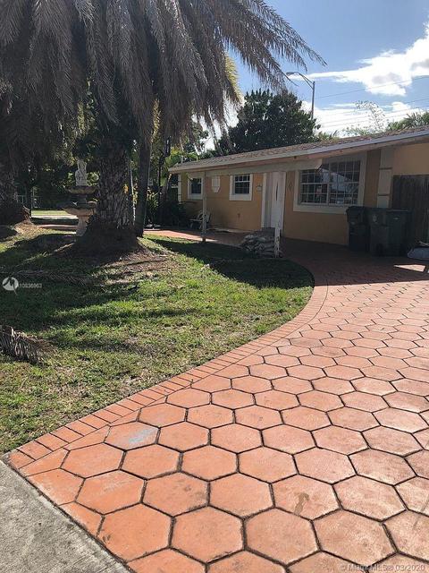 720 W 74th Pl, Hialeah, FL 33014 photo 11