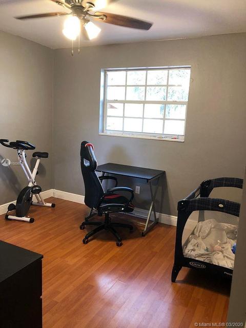 720 W 74th Pl, Hialeah, FL 33014 photo 9