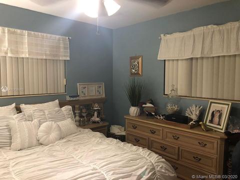 720 W 74th Pl, Hialeah, FL 33014 photo 7