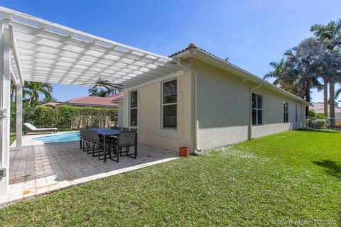 1941 Harbor View Cir, Weston, FL 33327 photo 2