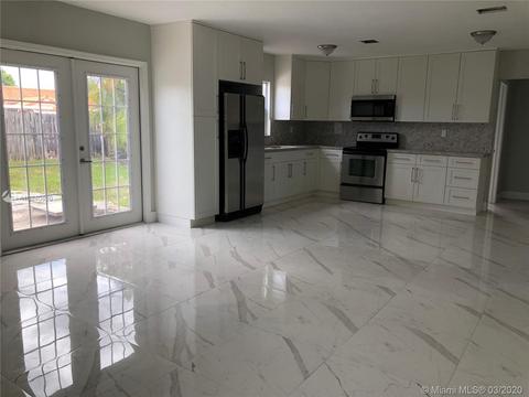 561 SE 7th Ave, Hialeah, FL 33010 photo 11