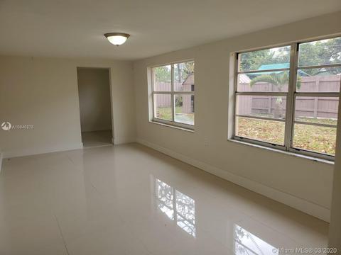 1001 E 6th Ct, Hialeah, FL 33010 photo 12