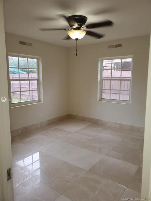 1001 E 6th Ct, Hialeah, FL 33010 photo 9