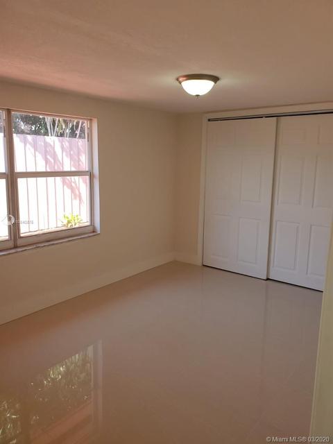1001 E 6th Ct, Hialeah, FL 33010 photo 10