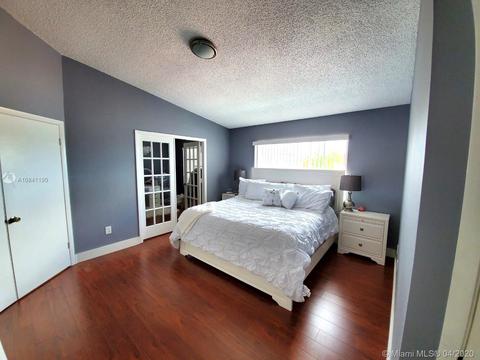 8564 NW 1st St, Miami, FL 33126 photo 9