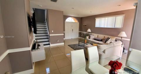 8564 NW 1st St, Miami, FL 33126 photo 4