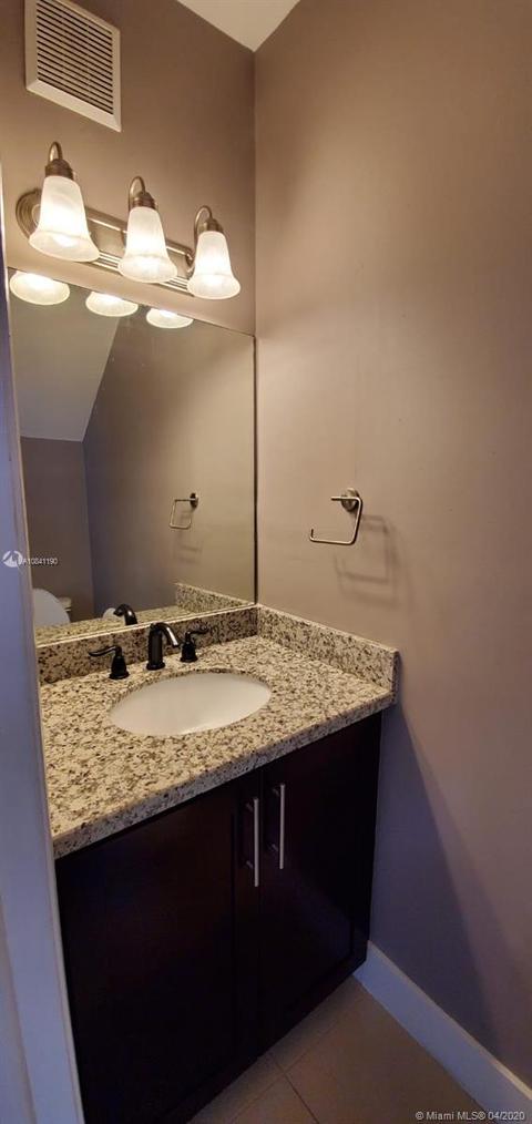 8564 NW 1st St, Miami, FL 33126 photo 8