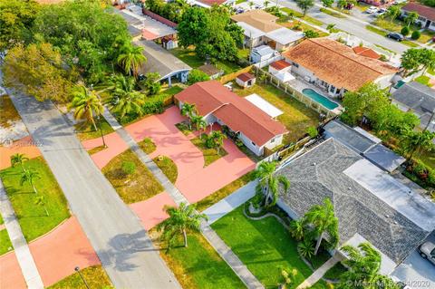 618 W 65th Dr, Hialeah, FL 33012 photo 4