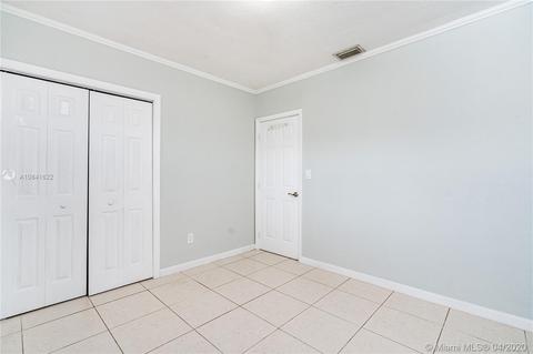 618 W 65th Dr, Hialeah, FL 33012 photo 23