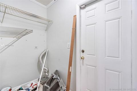 618 W 65th Dr, Hialeah, FL 33012 photo 5