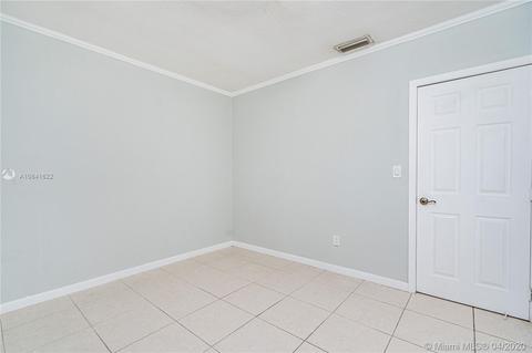 618 W 65th Dr, Hialeah, FL 33012 photo 13