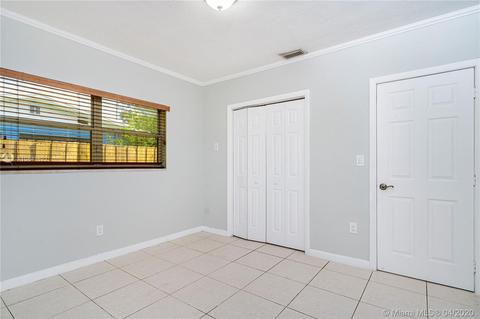 618 W 65th Dr, Hialeah, FL 33012 photo 10