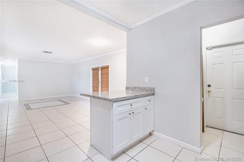 618 W 65th Dr, Hialeah, FL 33012 photo 9