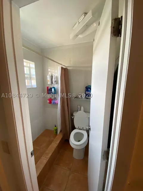 460 E 23rd St #307, Hialeah, FL 33013 photo 13