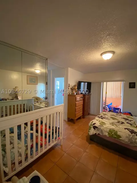 460 E 23rd St #307, Hialeah, FL 33013 photo 16