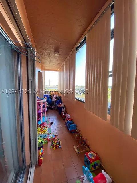 460 E 23rd St #307, Hialeah, FL 33013 photo 25