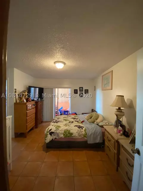 460 E 23rd St #307, Hialeah, FL 33013 photo 17