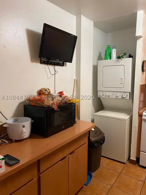 460 E 23rd St #307, Hialeah, FL 33013 photo 35