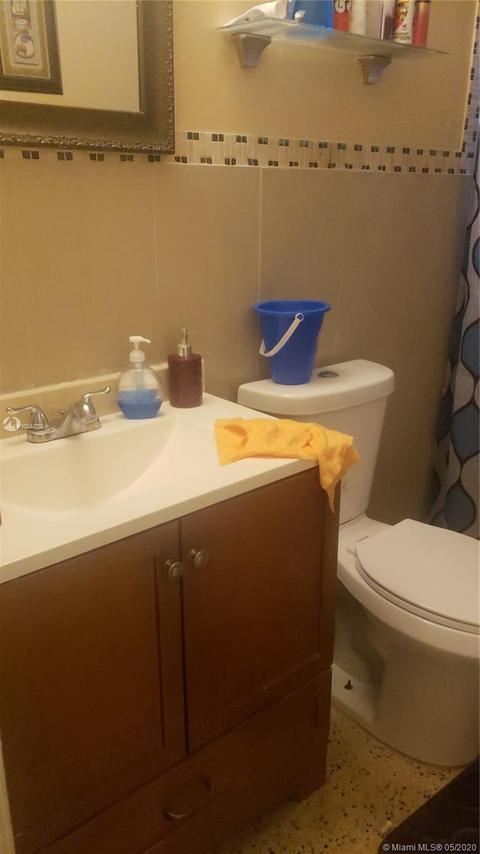 410 E 51st St, Hialeah, FL 33013 photo 17