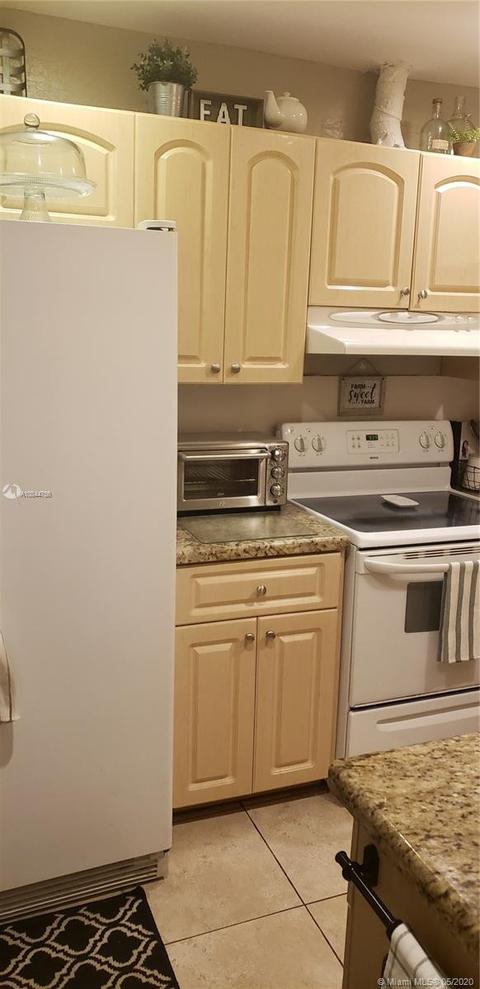 410 E 51st St, Hialeah, FL 33013 photo 4